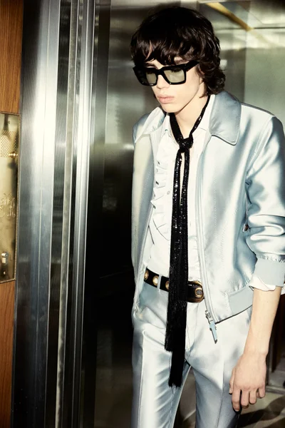 Look 15